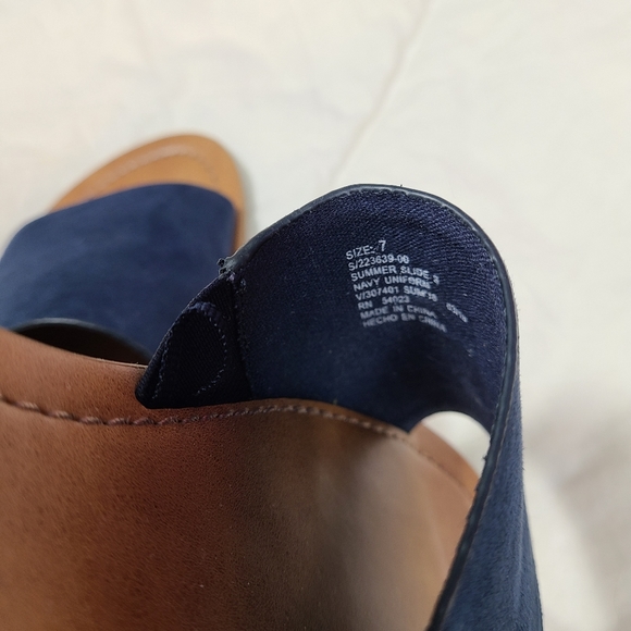 Gap Navy and Brown Flats - Picture 5 of 6